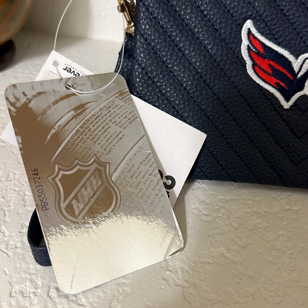 NWT Washington Capitals Penny, Vegan Leather Wristlet, Official Licensed NHL - Picture 5 of 8